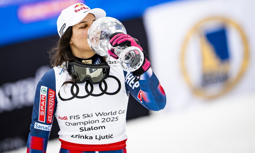 Zrinka Ljutić s peharom
