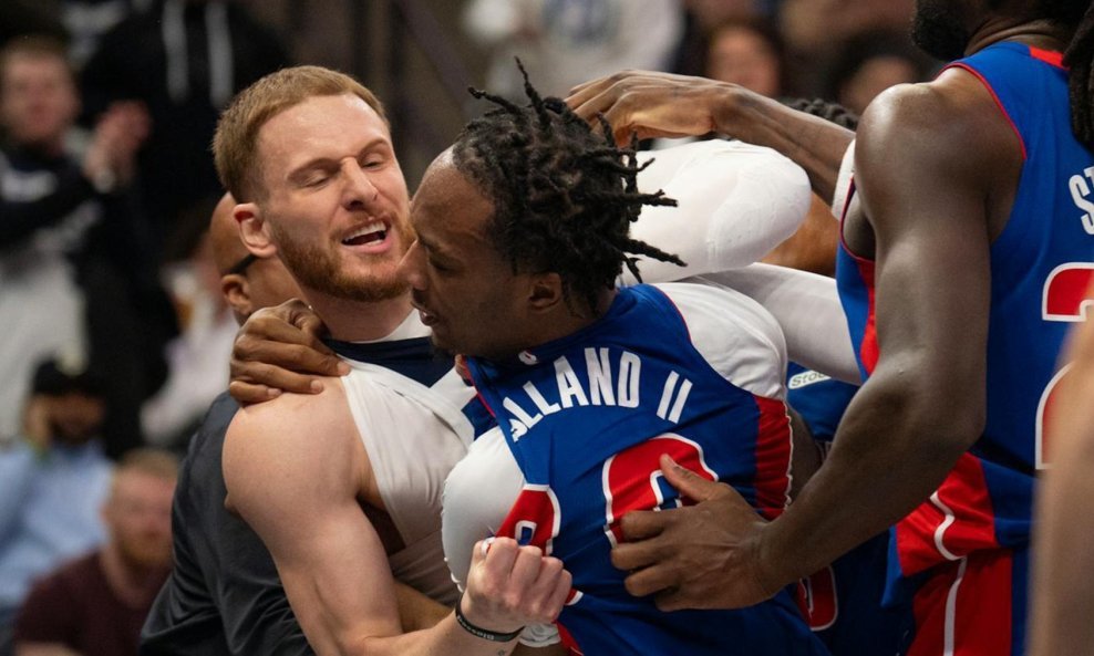 Tučnjava Wolvesa i Pistonsa