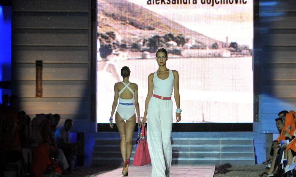 revija Aleksandra Dojčinović 3