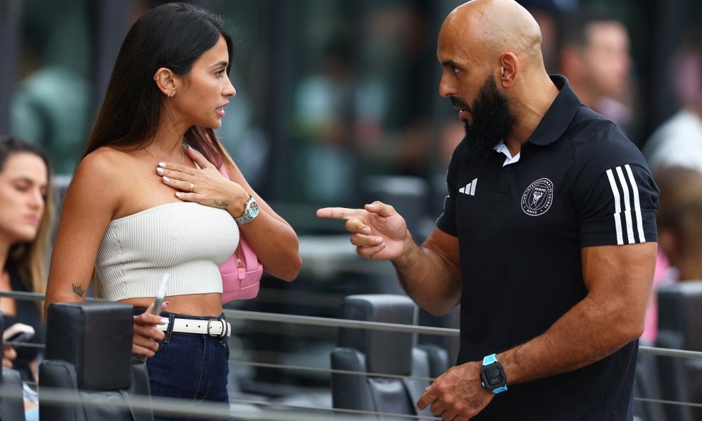 Yassine Cheuko i Messijeva obožavateljica