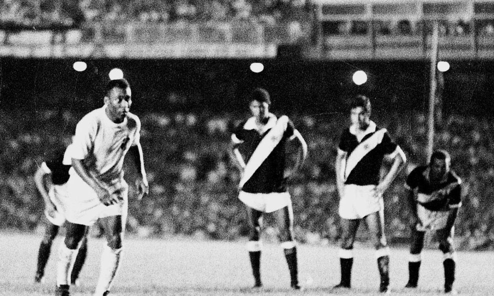 Pele zabija 'tisućiti' gol protiv Vasca 1969.