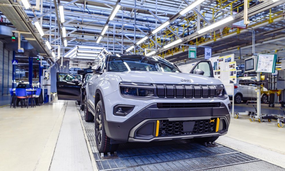 Jeep Avenger 4xe krenuo u proizvodnju - ekskluzivna specijalna serija The North Face Edition