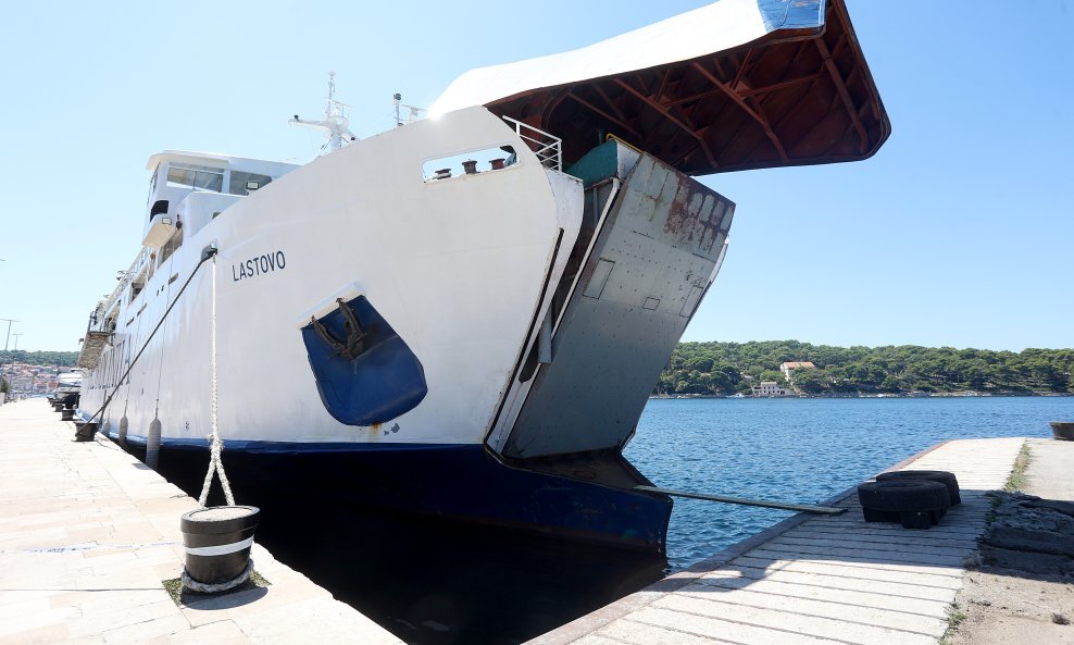 Trajekt Lastovo