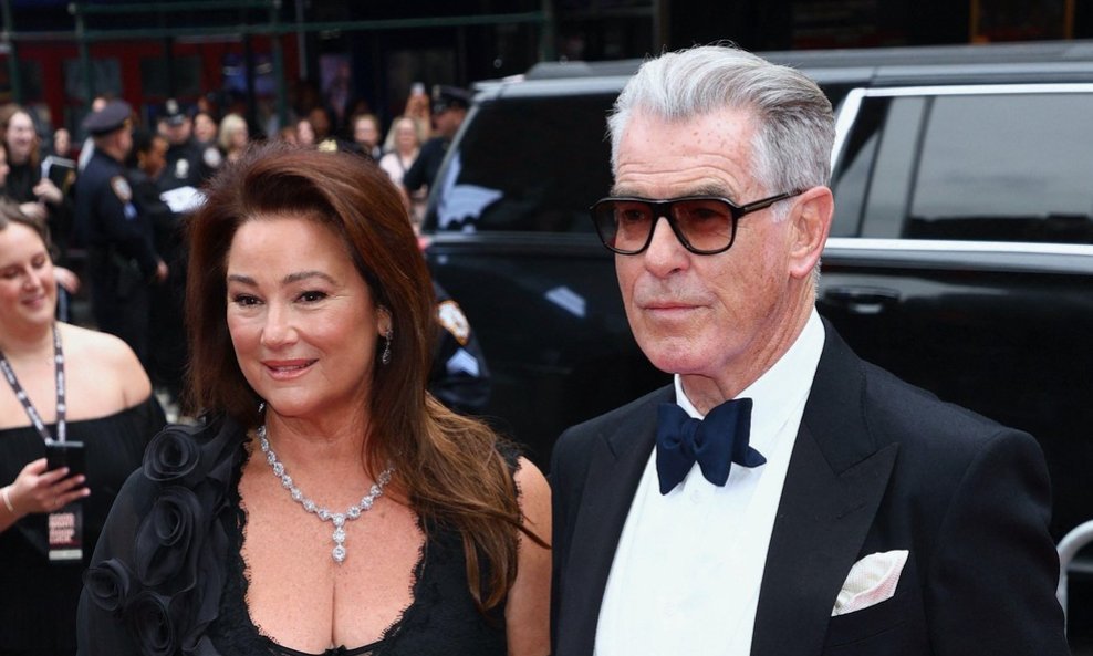 Keely Shaye Smith i Pierce Brosnan