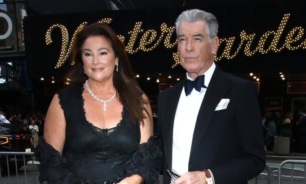 Keely Shaye Smith i Pierce Brosnan