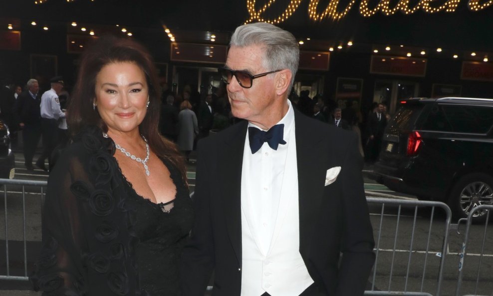 Keely Shaye Smith i Pierce Brosnan