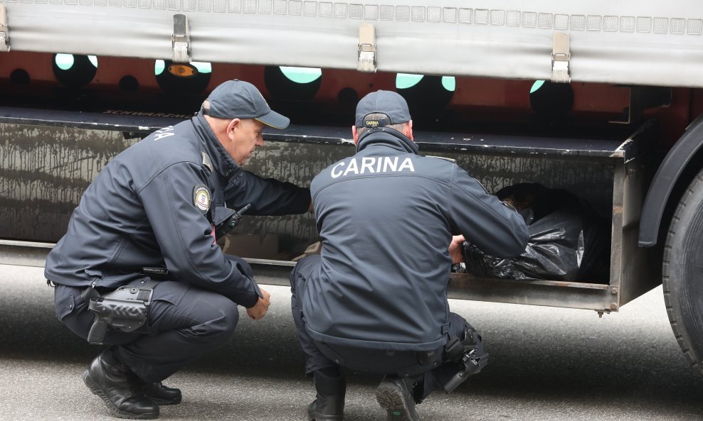 Carinska uprava provjerava vozila 24 sata dnevno, 365 dana u godini
