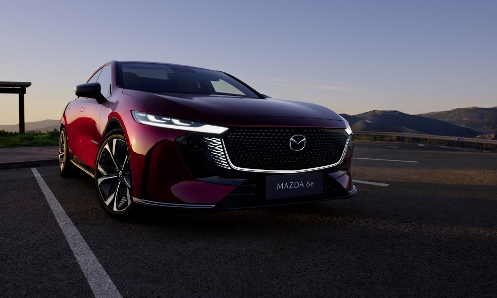 Mazda6e Soul Red Crystal
