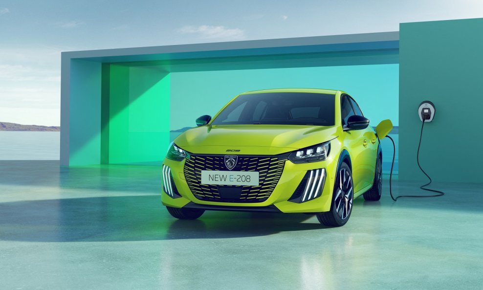 Peugeot E-208