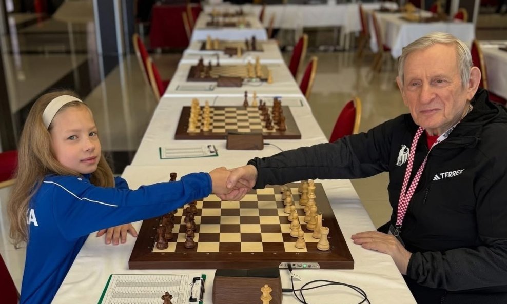 Nina (9) i Sergej (85)
