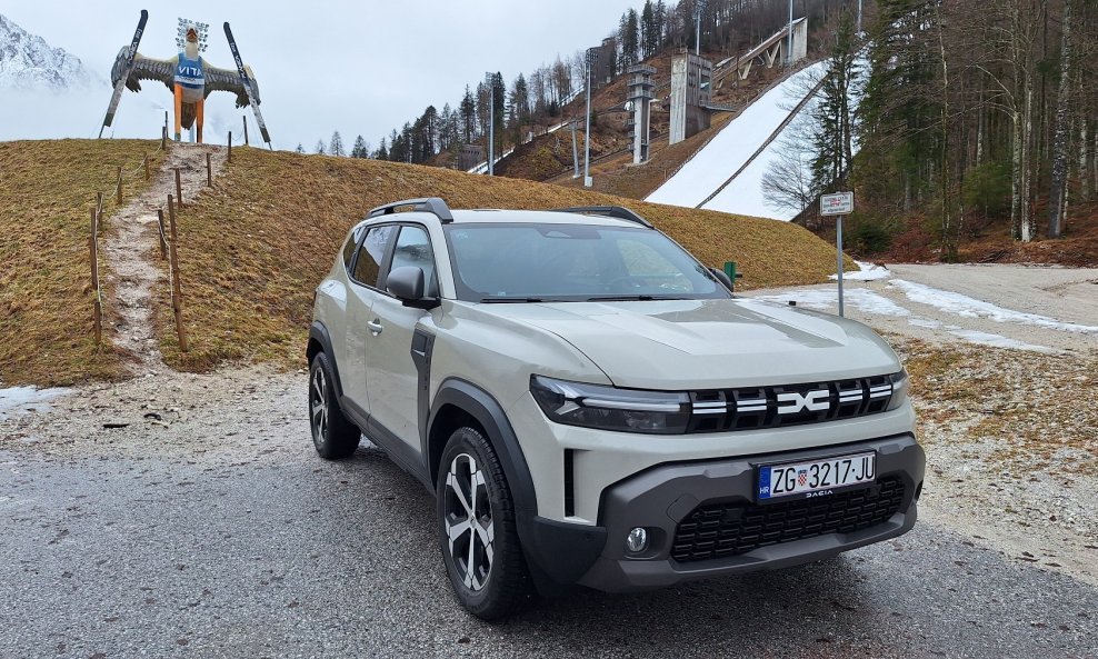 Dacia Duster Journey Hybrid 140