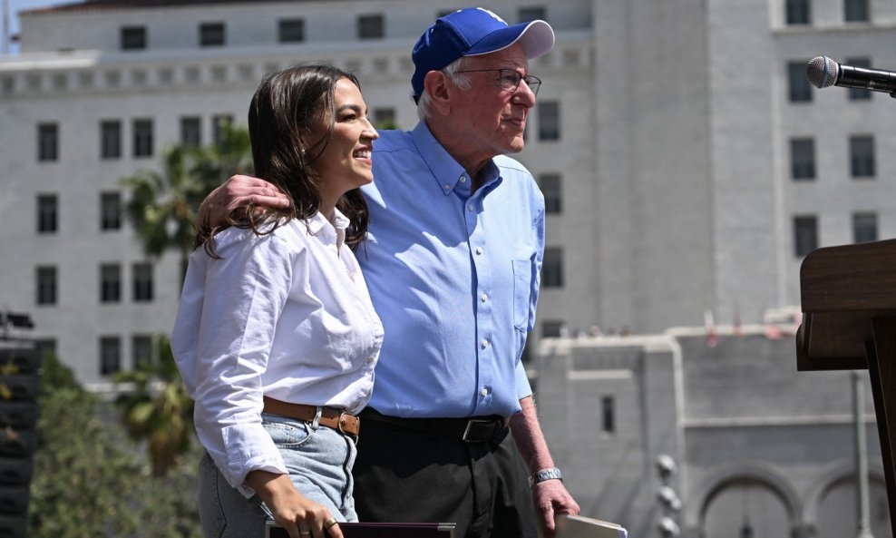 Alexandra Ocasio-Cortez i Bernie Sanders
