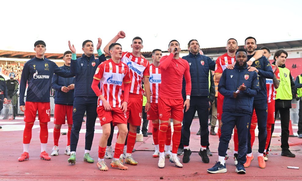 Zvezda slavi titulu
