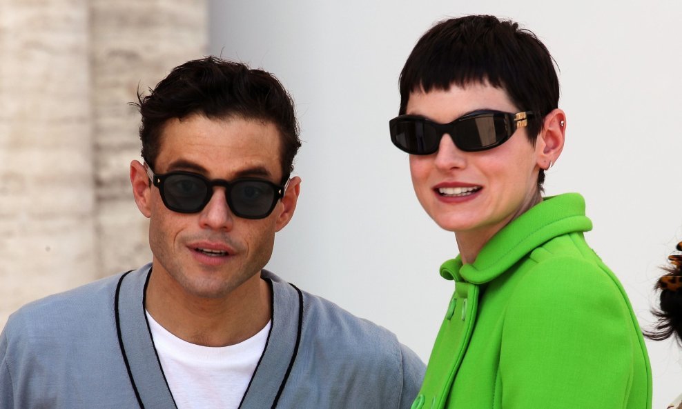 Rami Malek i Emma Corin