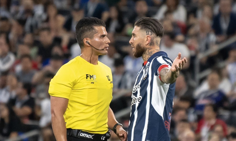 Sergio Ramos i sudac Guillermo Pacheco