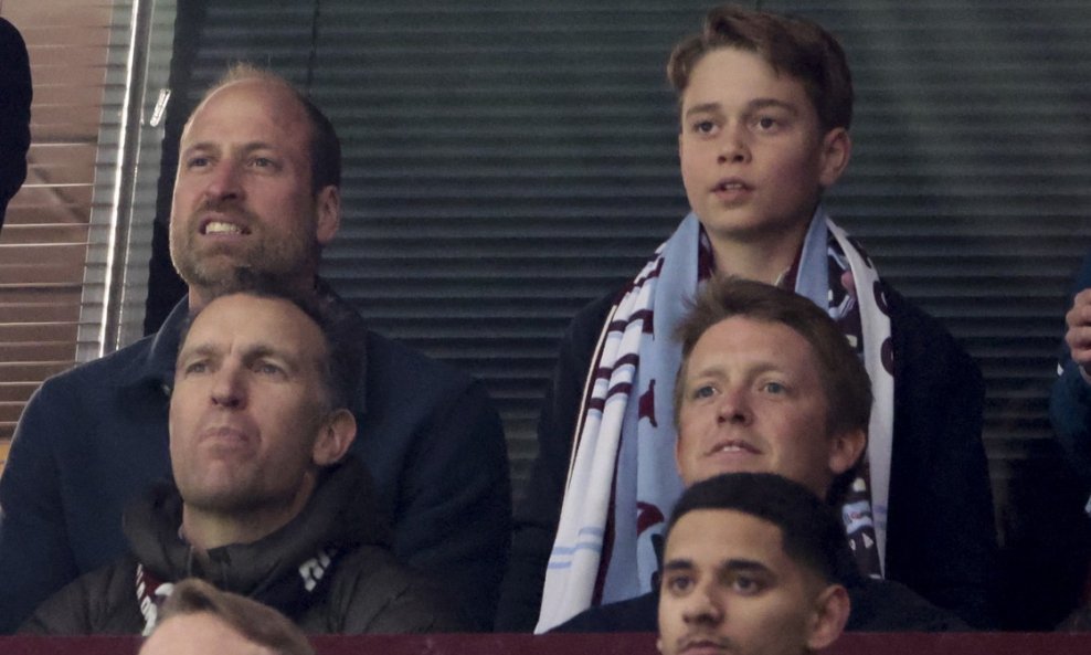 Princ William i princ George na Aston Villa - PSG