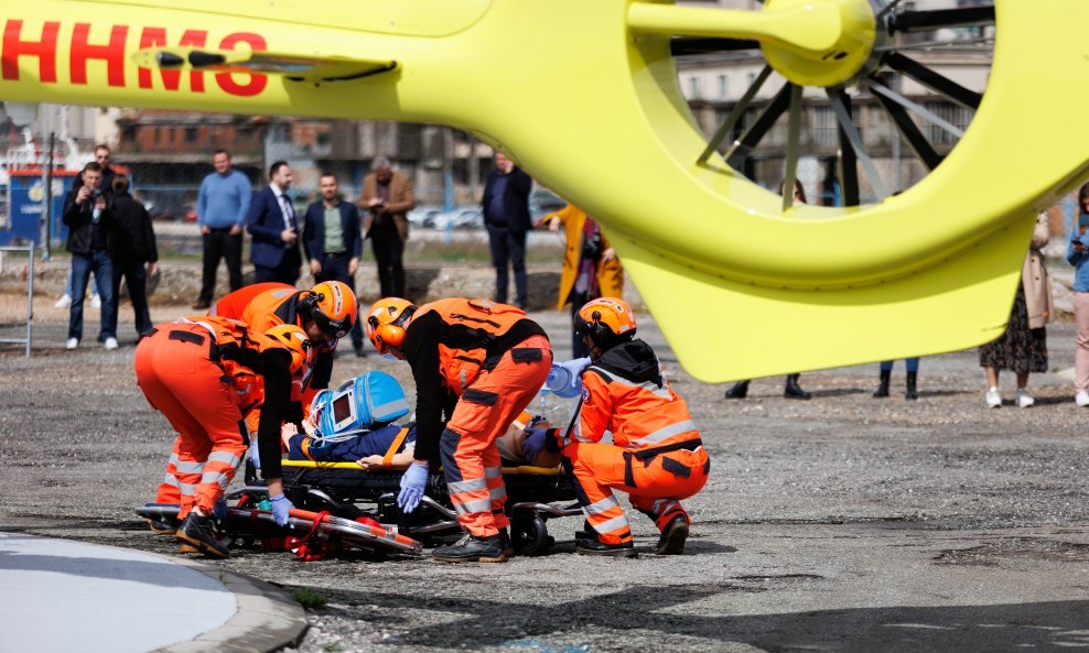 Nesretana vozačica helikopterom HHMS-a je prebačena u bolnicu