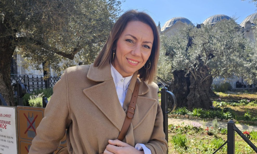 Antonia Hrvatin Roth