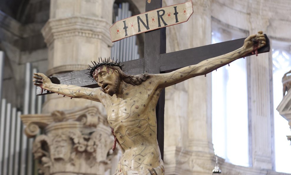 Isus na križu