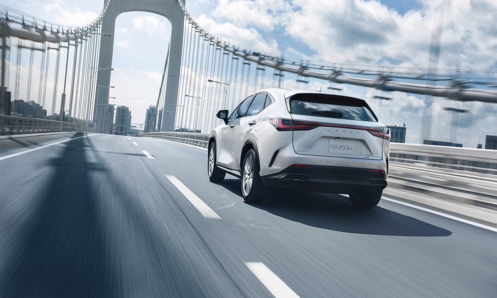 Lexus NX 450h+
