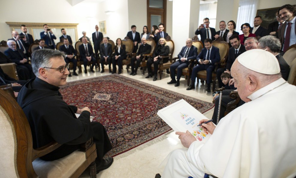 Papa Franjo primao je i delegacije u Domu sv. Marte