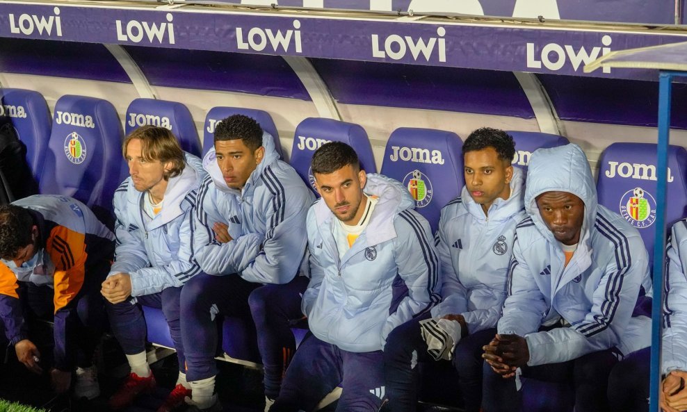 Dani Ceballos u sredini