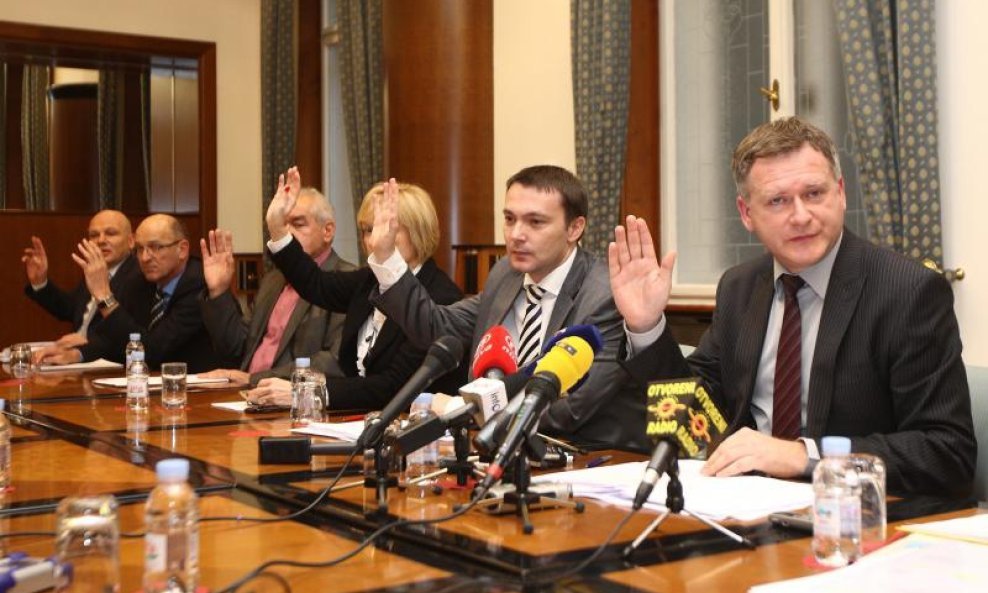 mandatno-imunitetno povjerenstvo
