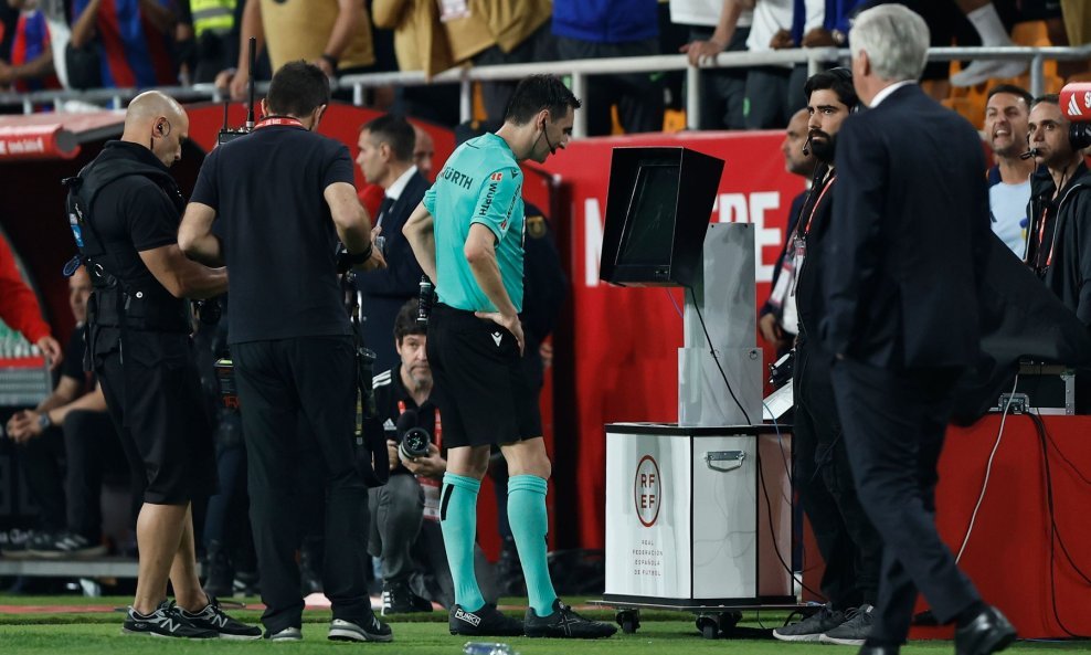 VAR
