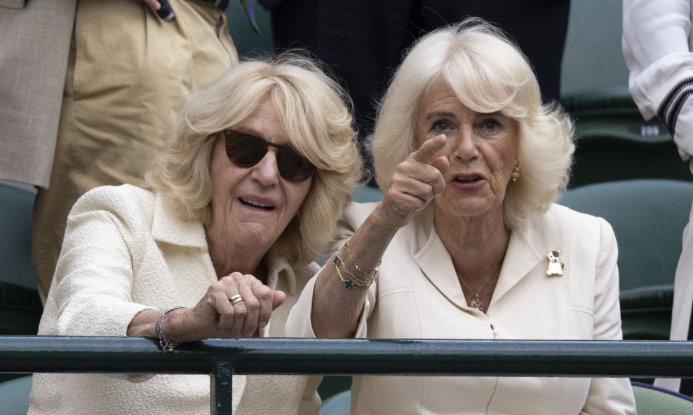 Annabel Elliot i kraljica Camilla