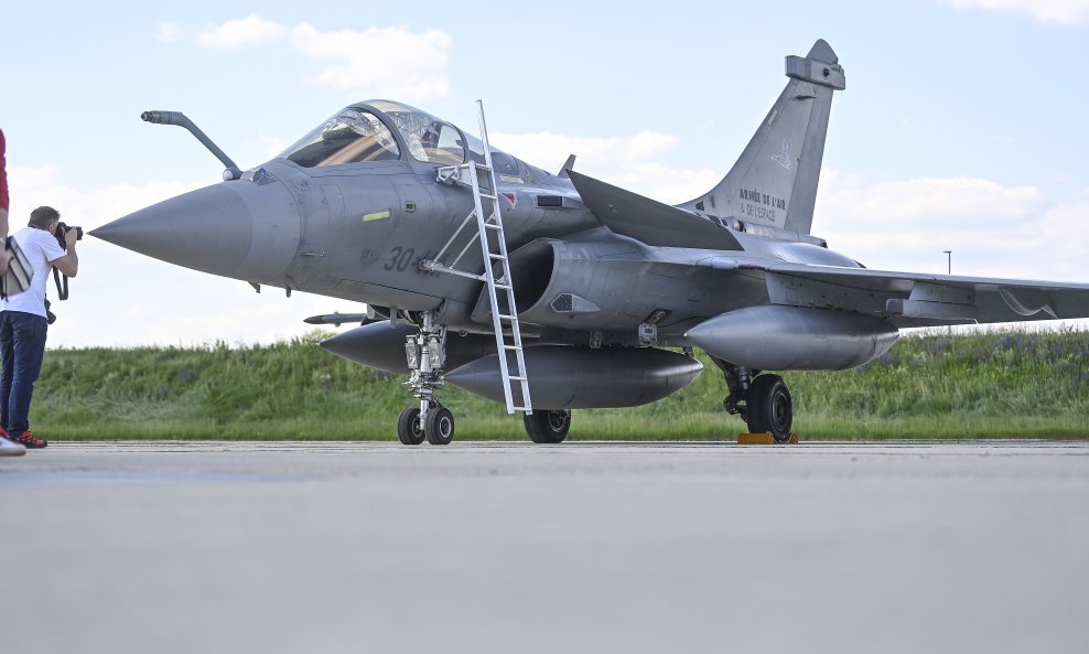 Francuski Rafale spreman za vojnu vježbu u zrakoplovnoj bazi na Plesu