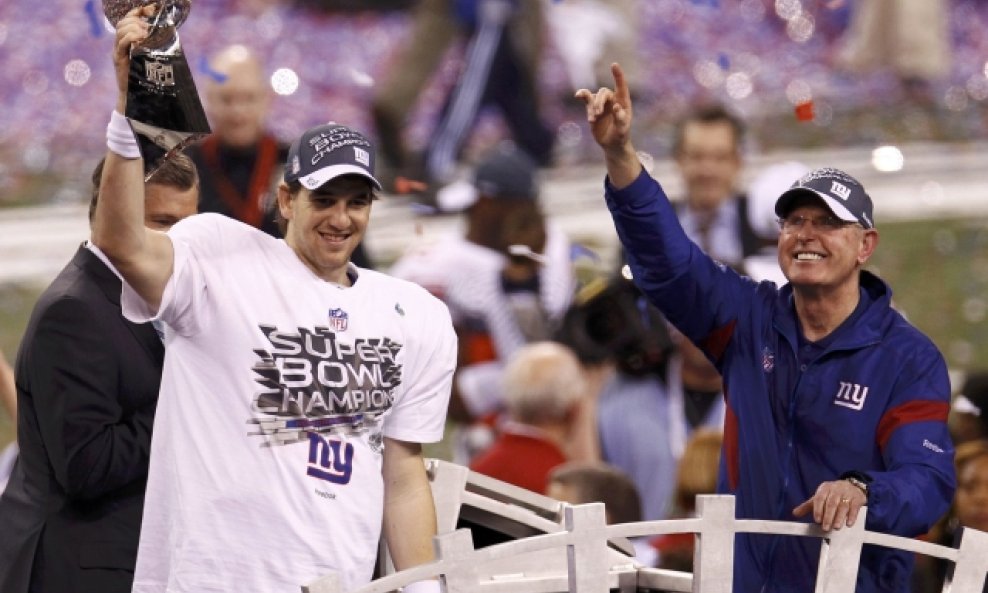 Trener New York Giantsa Tom Coughlin i Eli Manning