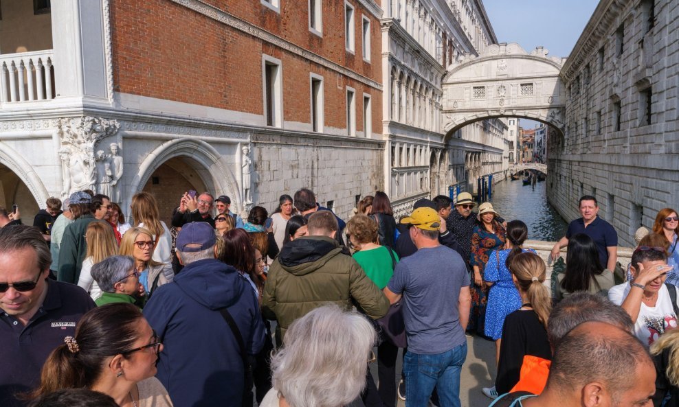 Turisti u Veneciji