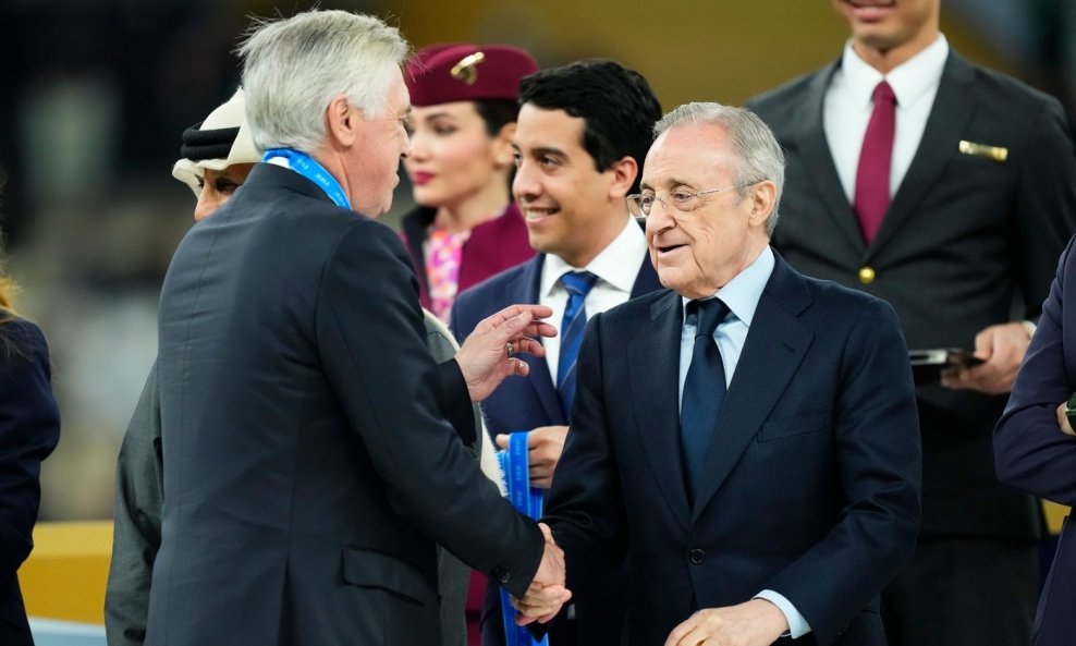 Florentino Perez (desno) i Carlo Ancelotti