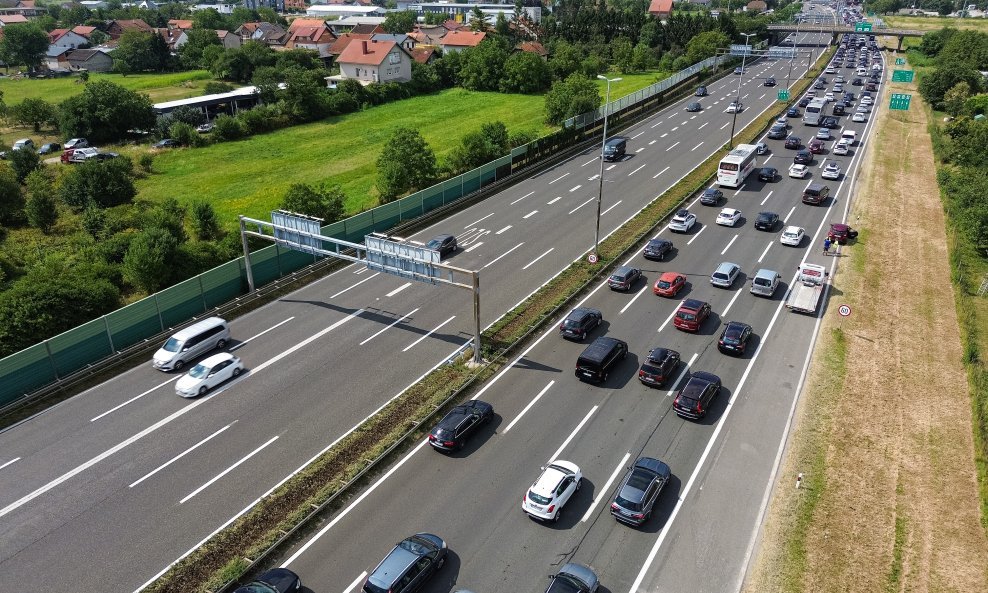 Gužva na autocesti (ilustracija)