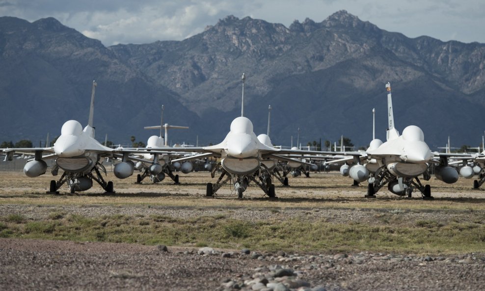Avioni F-16 u bazi Davis-Monthan Air Force Base