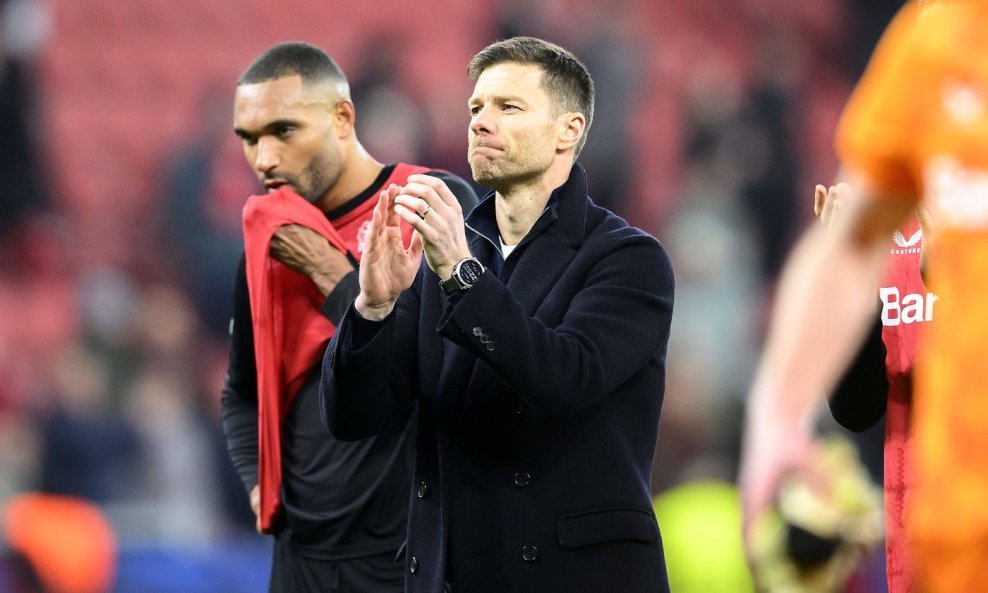 Xabi Alonso (desno) i Jonathan Tah