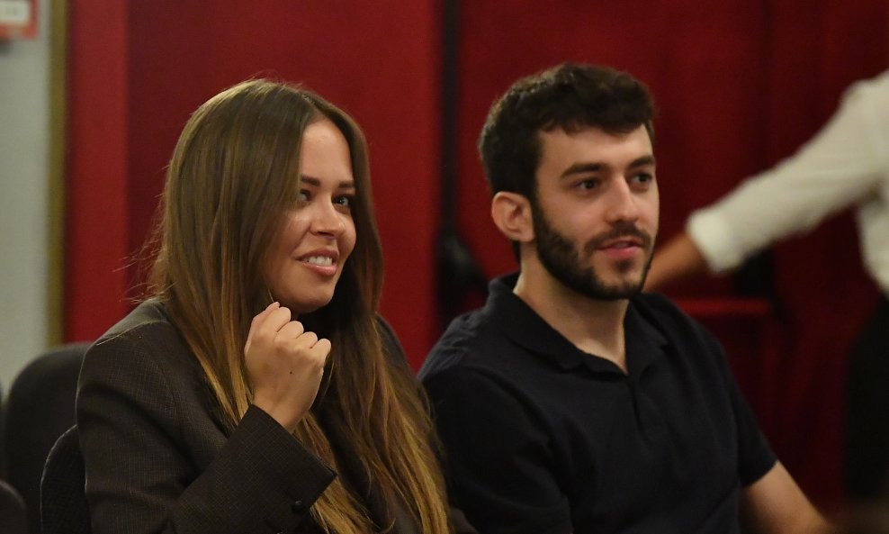 Lana Radeljak sa zaručnikom