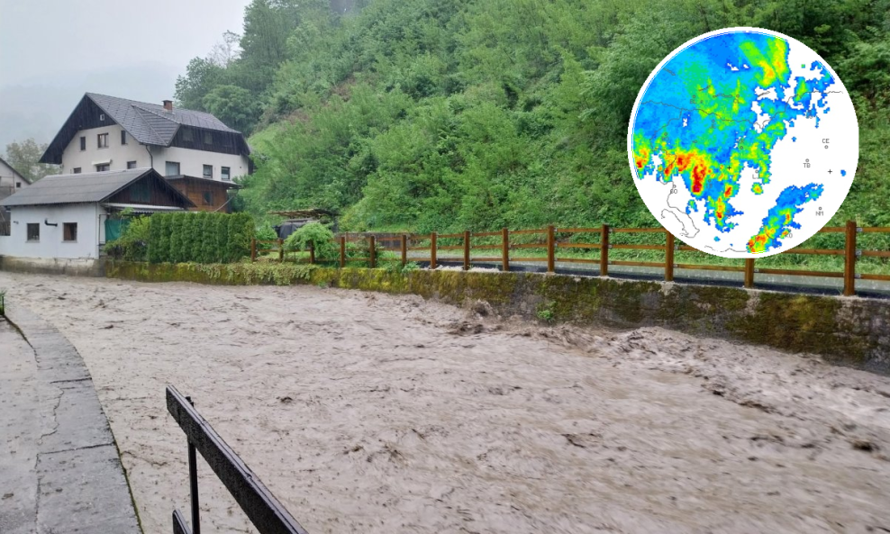 Vatrogasci u Cerknom objavili su fotografiju rijeke Cerknice koja se izlijeva iz korita