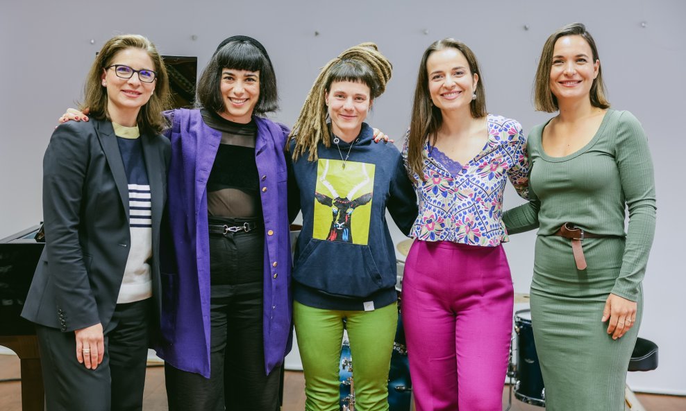 Mirna Gott, Maja Rivić, Lada Obradović, Lana Janjanin i Nina Strnad