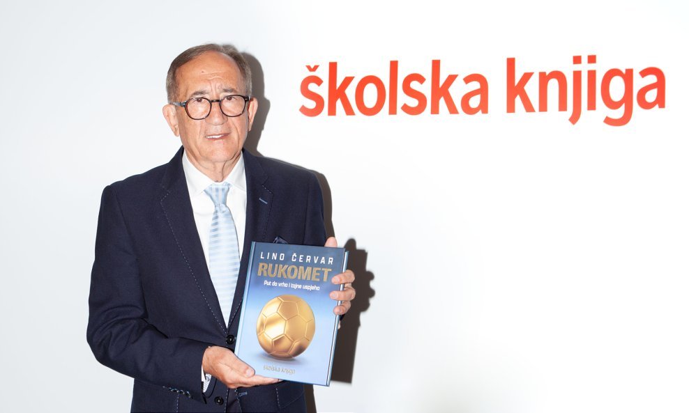 Knjigu je objavio nakladnik Školska knjiga