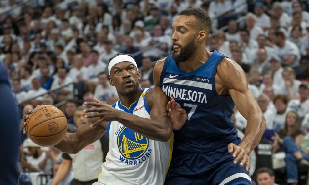 Jimmy Butler III (lijevo) vs. Rudy Gobert