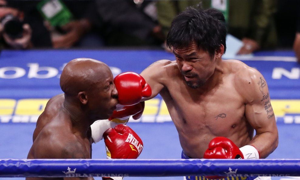 Manny Pacquiao (desno)