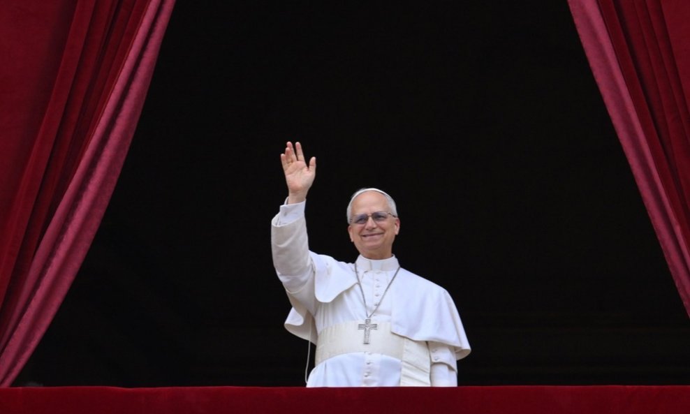 Papa Lav XIV.