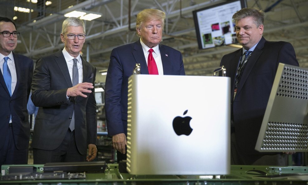 Tim Cook i Donald Trump 2019.