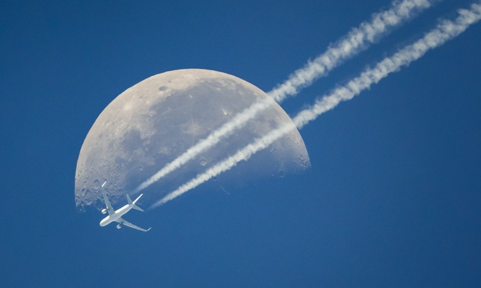 Avion u letu