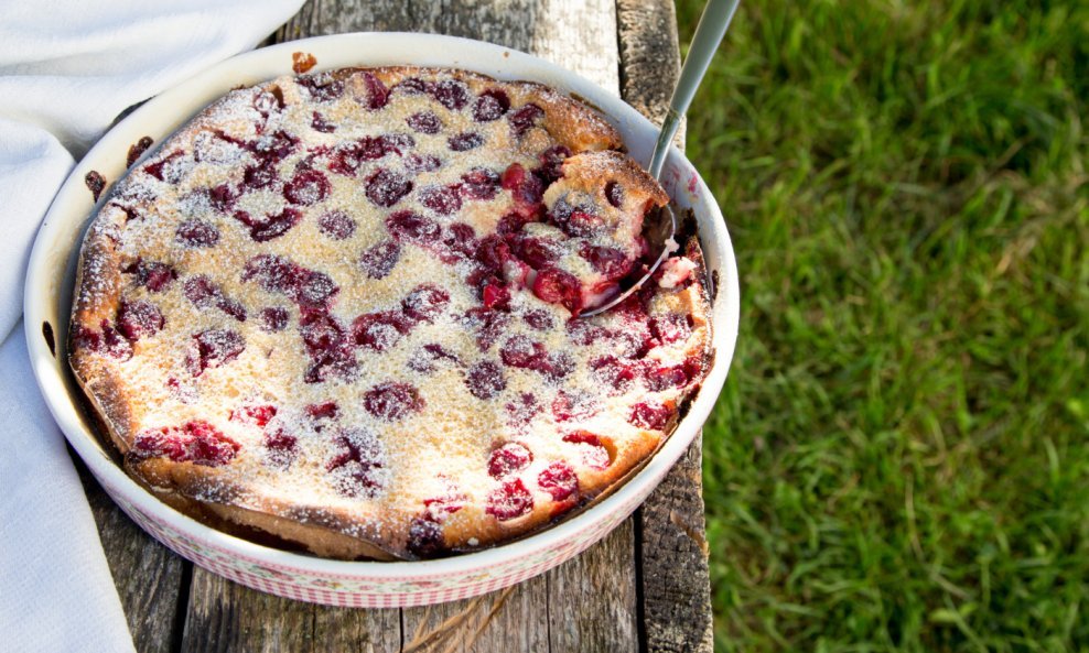 Francuski desert clafoutis