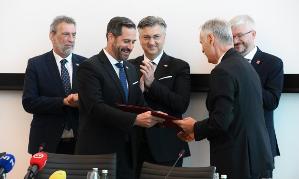 Potpisivanje ugovora o izgradnji Sveučilišnog sportskog centra u Splitu