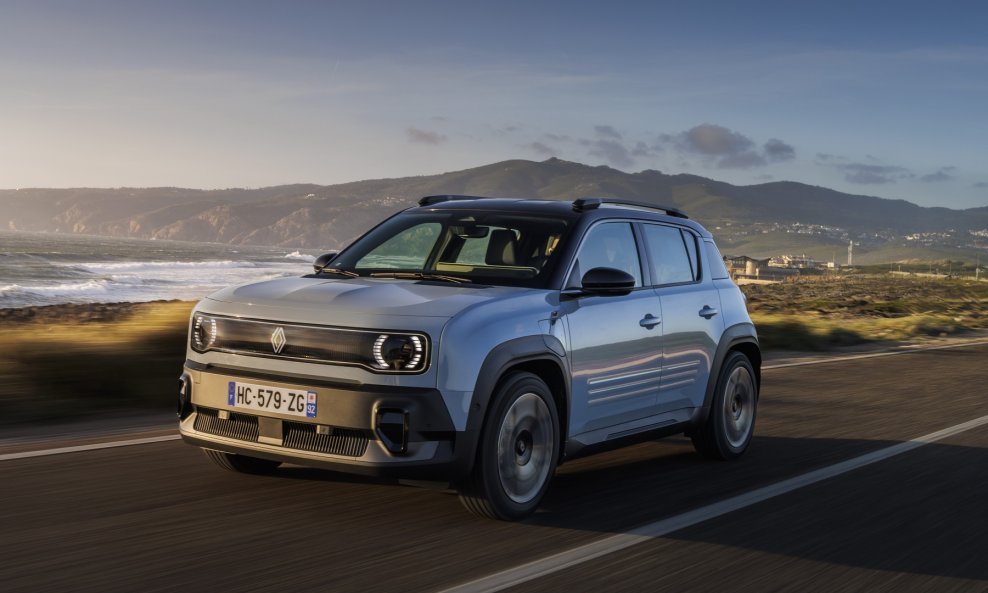 Renault 4 E-Tech electric Techno Cloud Blue plava