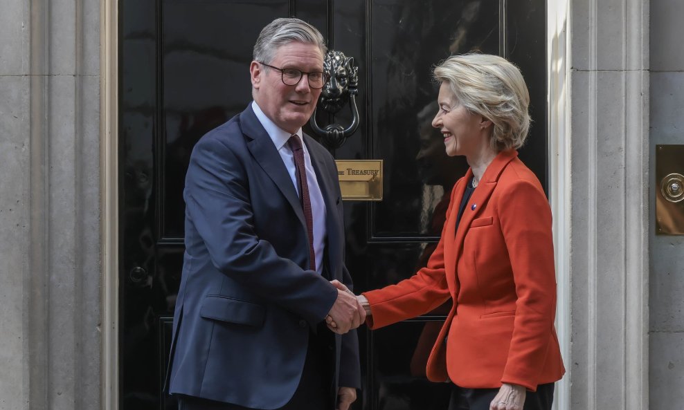 Ilustracija / Ursula von der Leyen i Keir Starmer