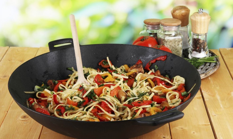wok hrana kuhanje